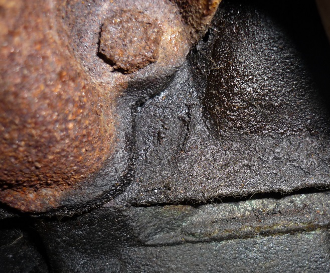 Attached picture 11 Exhaust manifold L mid2.jpg